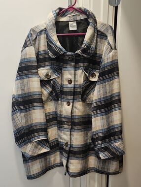 Kensie Cream & Navy Plaid Button-Up Shacket